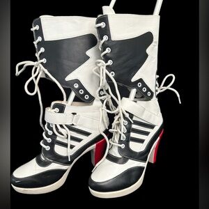 Women’s Harley Quinn inspired boots size 7.5